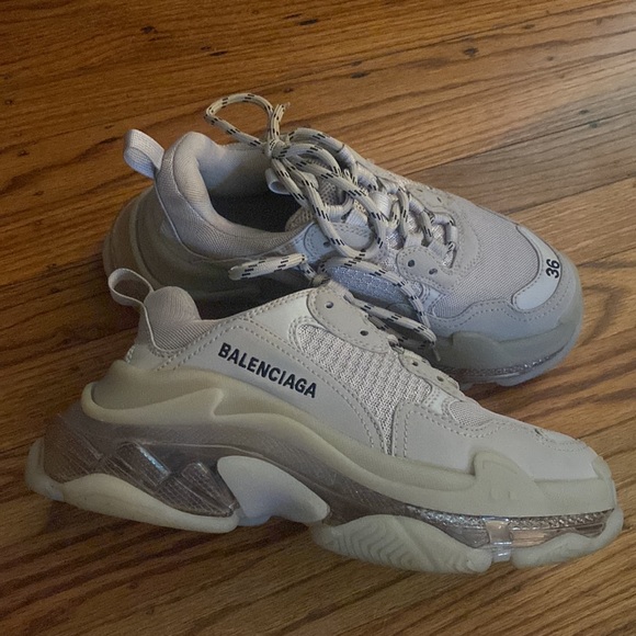 BALENCIAGA
Beige Triple S Sneakers - Picture 1 of 13